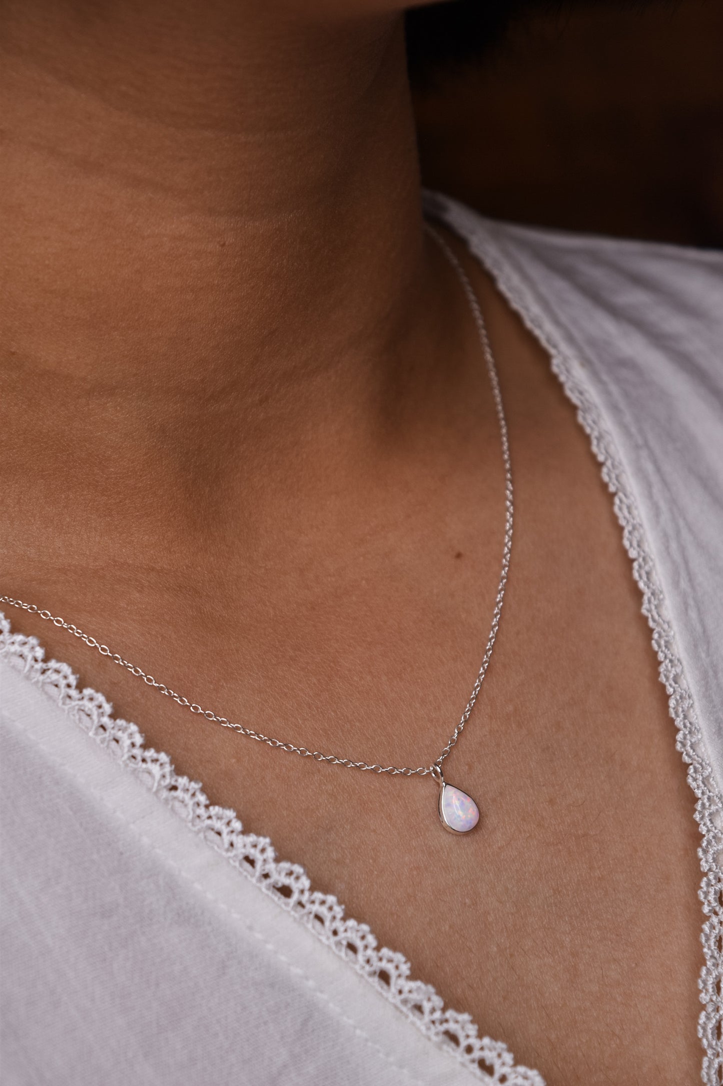 Demure necklace