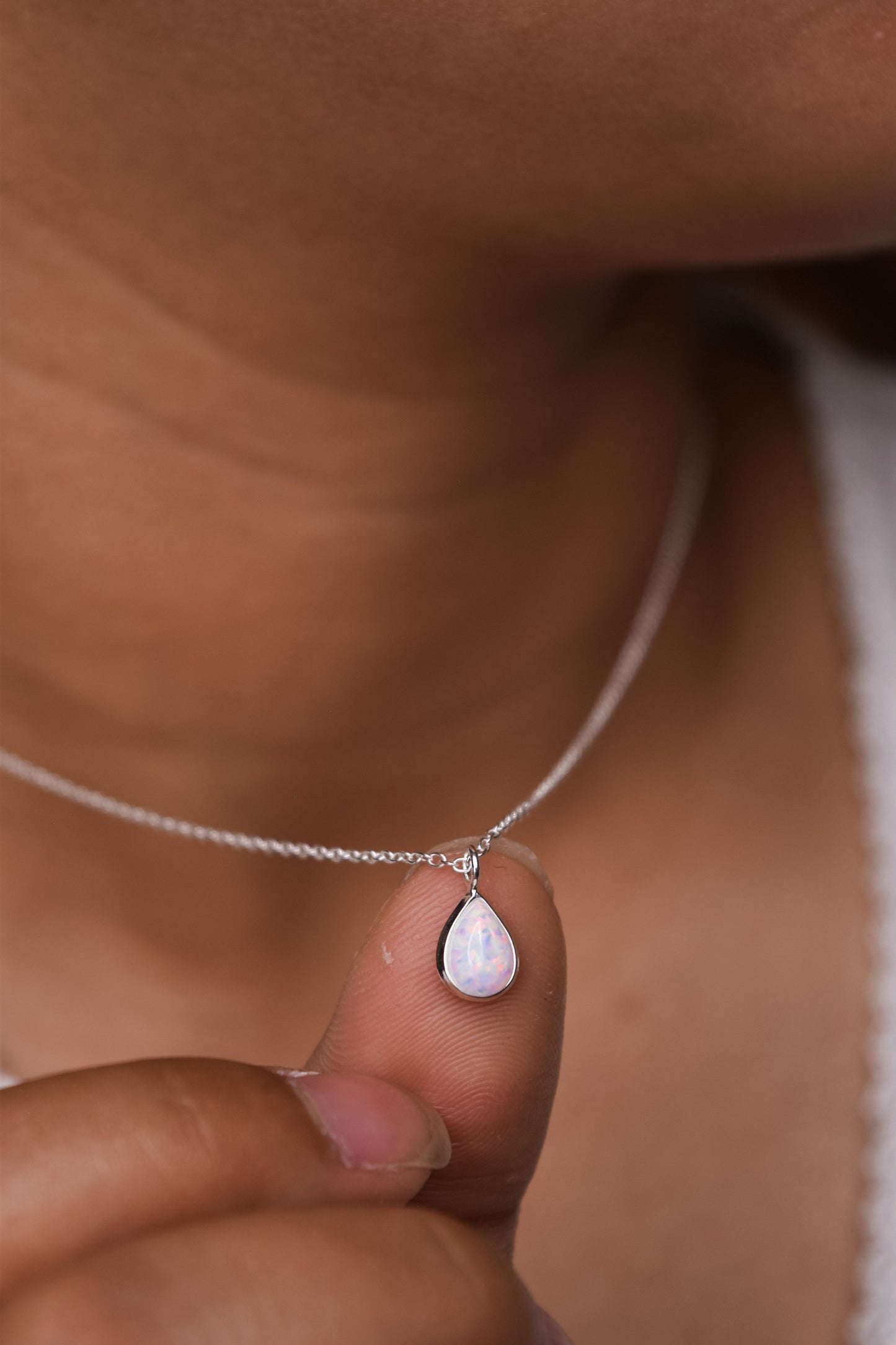 Demure necklace