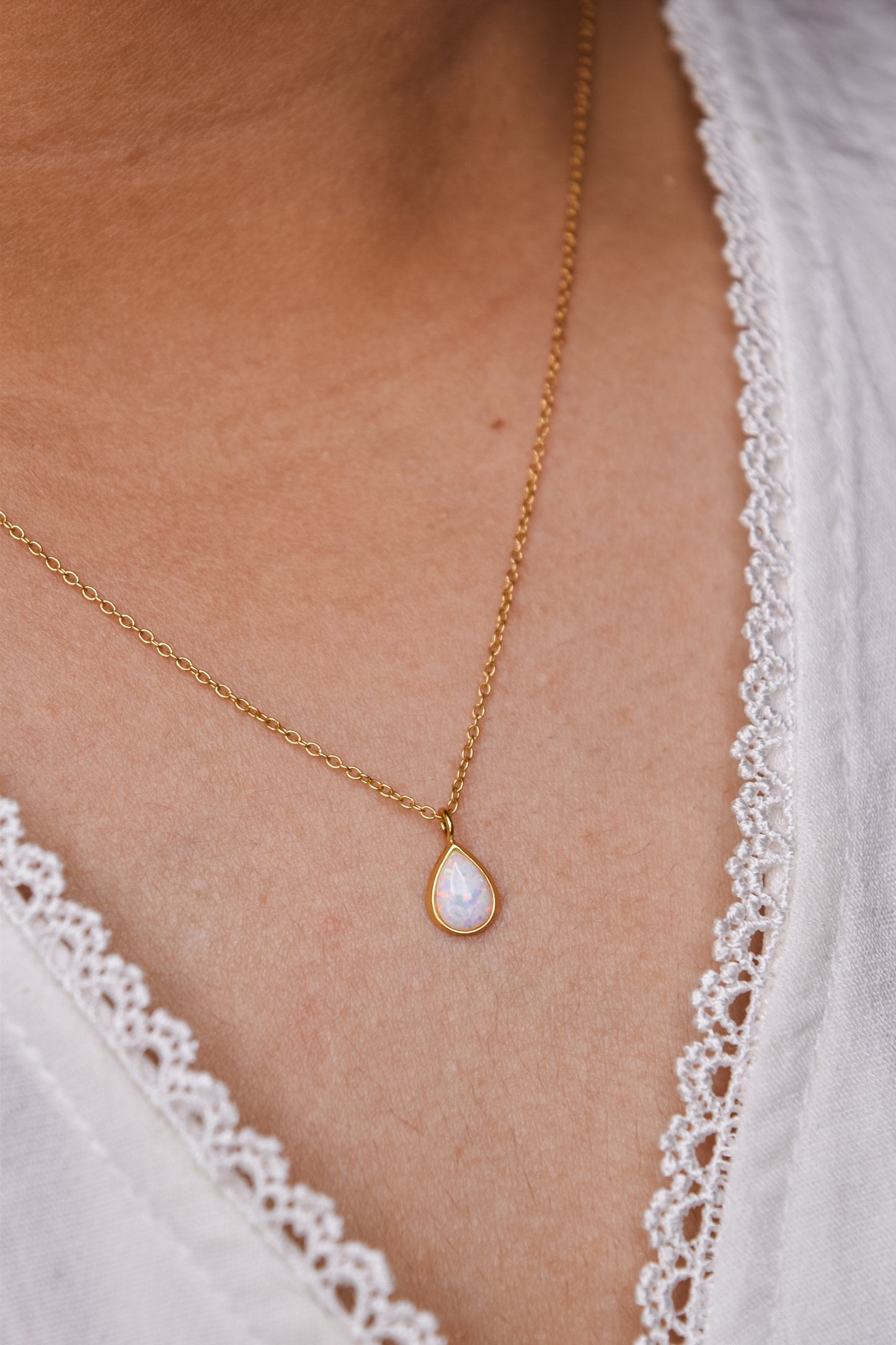 Gold Demure necklace