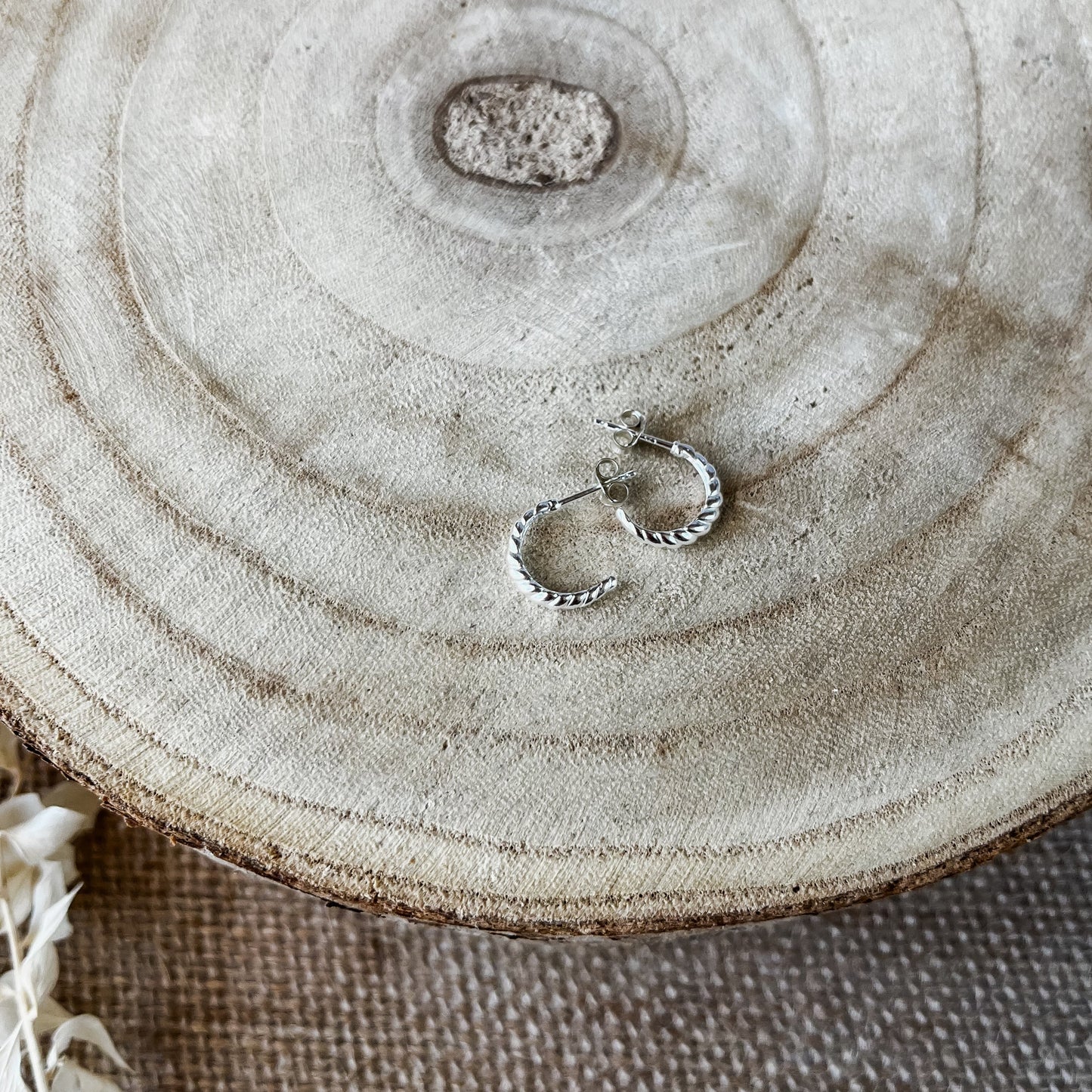 Crescent rope hoop studs