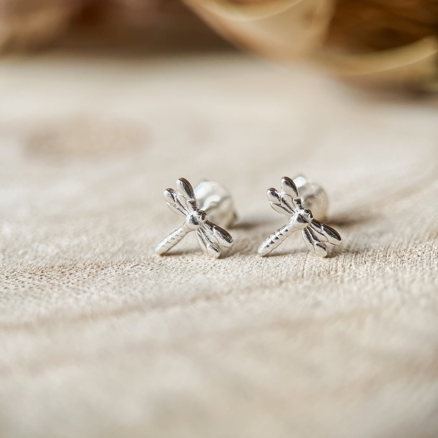 Dragonfly studs